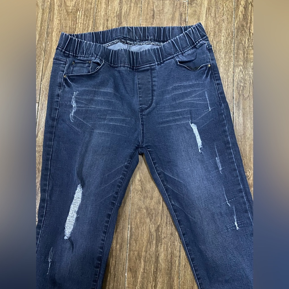 Denim - Picture 2 of 4